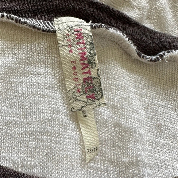 FREE PEOPLE INTIMATELY WHITE BLACK 3/4 SLEEVE WEEKEND LAYERING TOP Sz XS - Picture 7 of 10